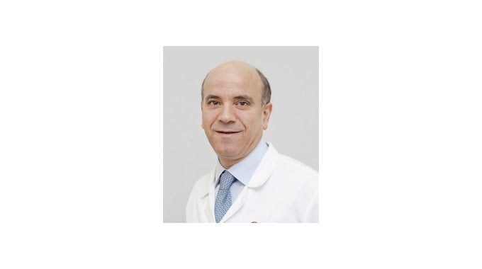Our premier Gynecological oncologist in alzahra cancer center with vast experience of minimal invasive oncology from France,